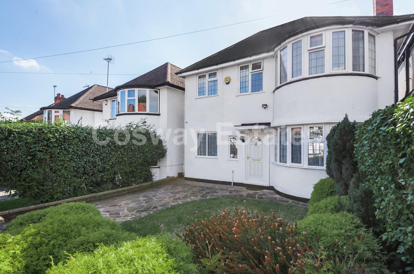 Lawrence Avenue, Mill Hill